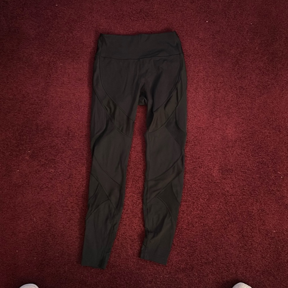 Black lululemon mesh leggings